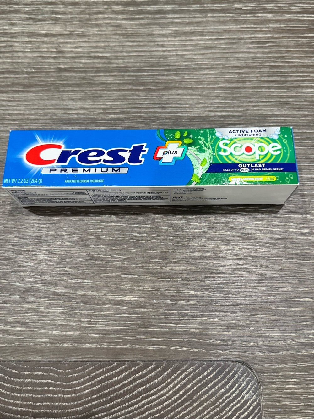 Crest Premium Plus Scope Active Foam + whitening long lasting mint